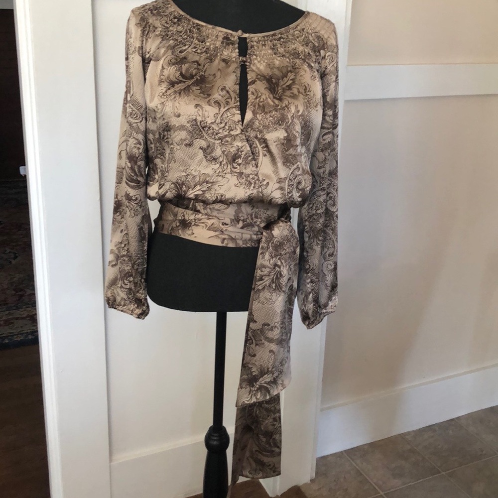BCBGMAXAZRIA Silk Wrap Blouse Mocha/Dk Brown print